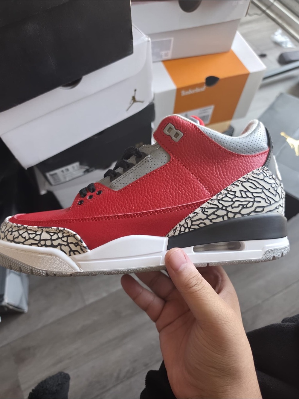 Air Jordan 3 Retro SE UNITE red